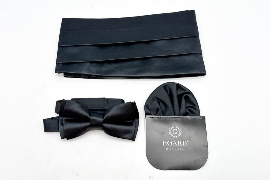 Kummerbund, Fliege und Einstecktuch Egard